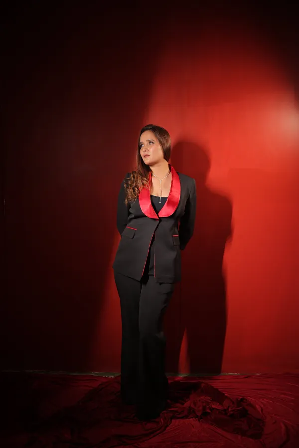 The_Alpha_Women_Blazer_Set_Black_And_Red